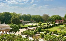 Umaid Palace - A Lakeside Resort - 25 Minutes From Mehandipur Balaji - 20 Minutes From Chand Baori Stepwell Abhaneri & 40 Minutes From Bhangarh Fort